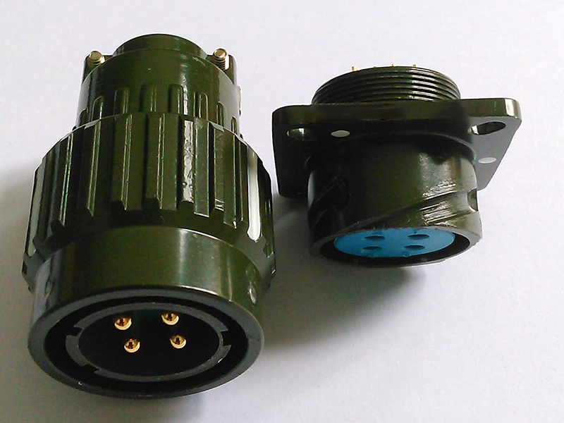 ข้อดีของตัวเชื่อมต่อทางทหาร